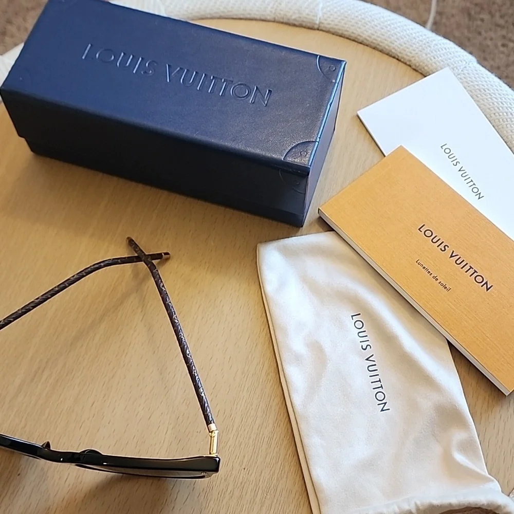 Reduced! NEW! Louis Vuitton Sunglasses - Picture 2 of 16